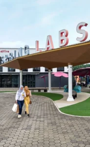 镇区：Spring Labs 零售园区